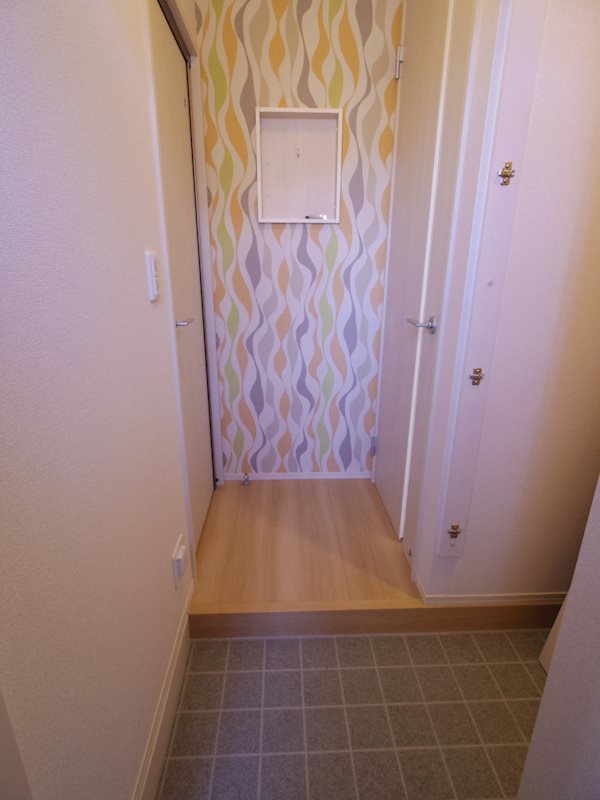 ボンヌ　ジュルネ 玄関