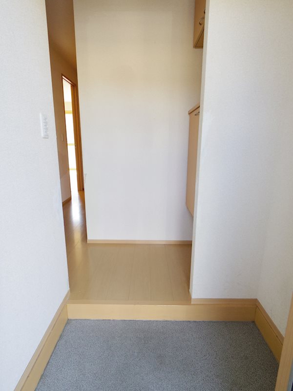 アロース・ガーデンＡ 玄関