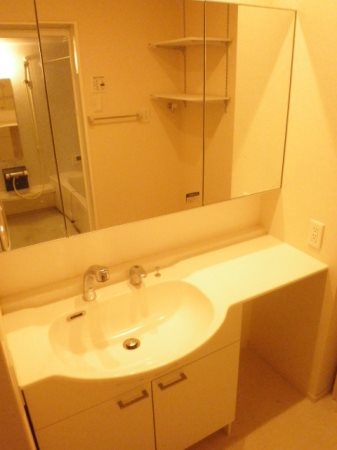 ブライトガーデンB ベッドルーム