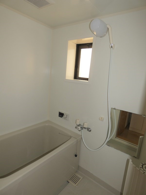 ホワイトコートミオナ 風呂画像