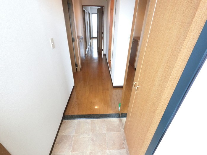 ロワイヤル 玄関