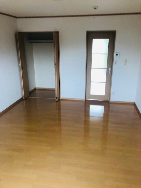 ホワイトコートミオナ ベッドルーム