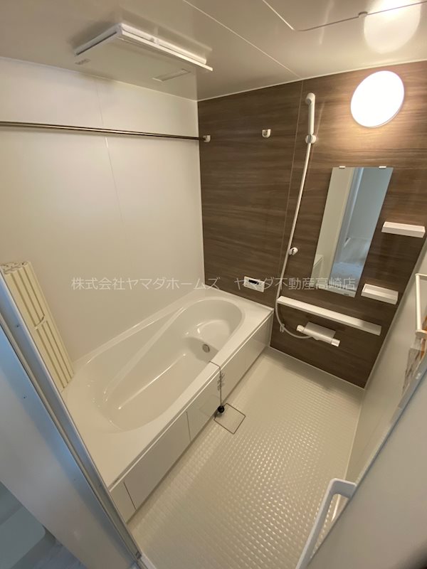 サラ　スリール 風呂画像