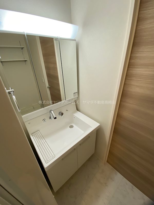 サラ　スリール その他1