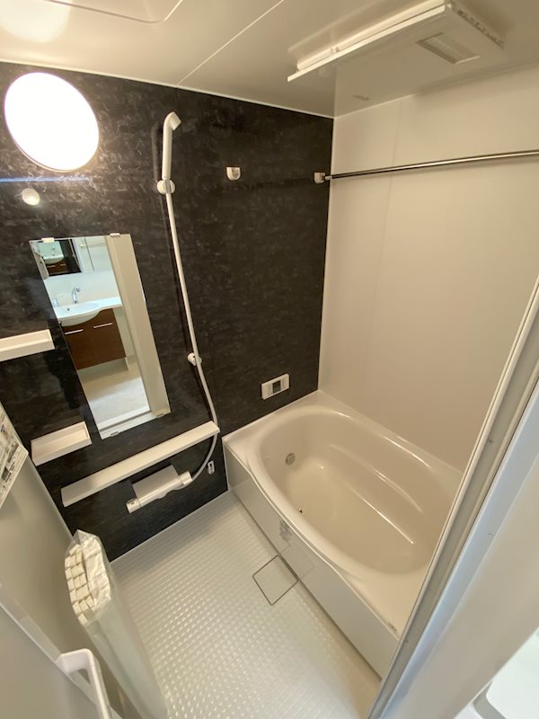 カトゥルヴァン 風呂画像