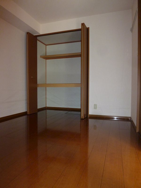 御料所ガーデンE ベッドルーム