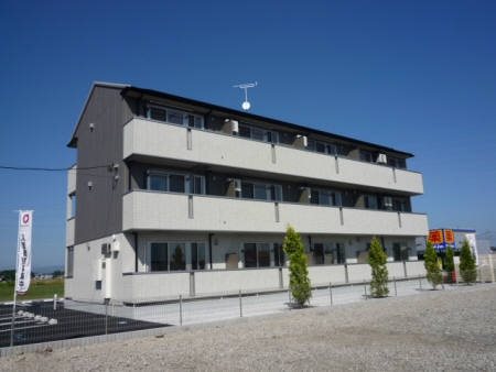 ブルースカイ 外観写真