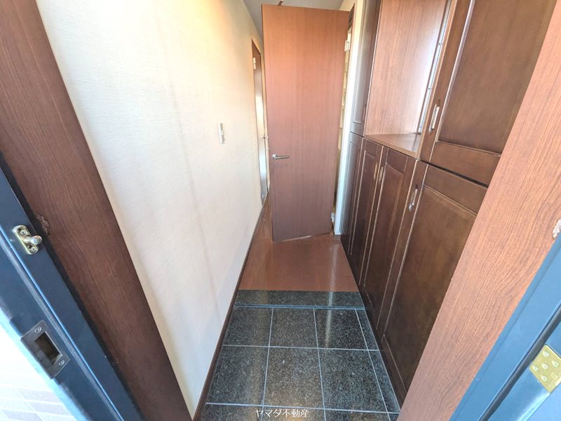 ソレアードＭ 玄関