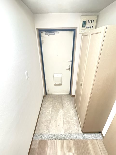 シャトレM 玄関