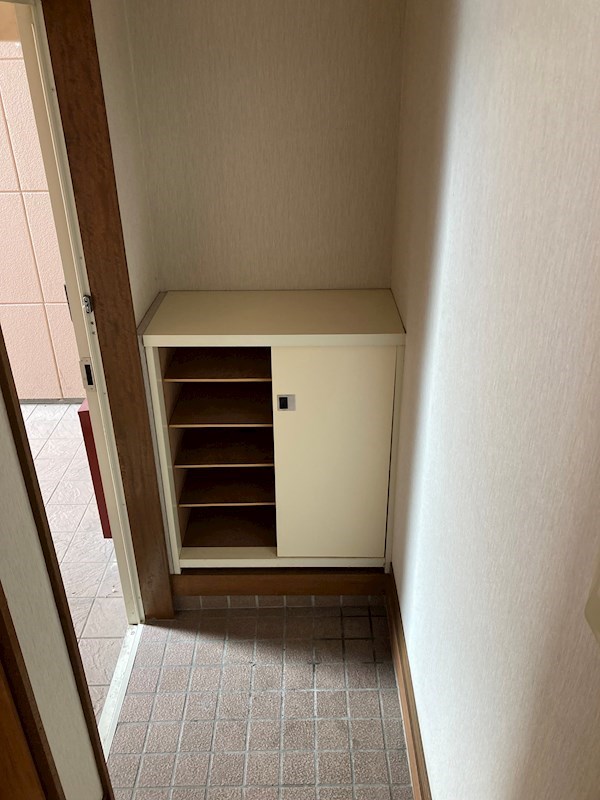 メゾンドールフジＢ 玄関