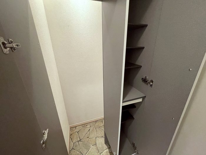 ヴィラージュレヨン 玄関