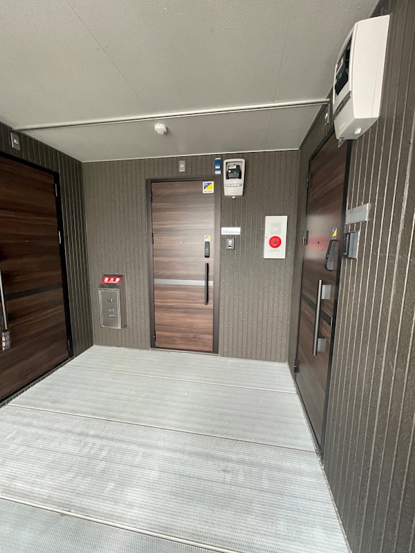 ブルーシェル 玄関