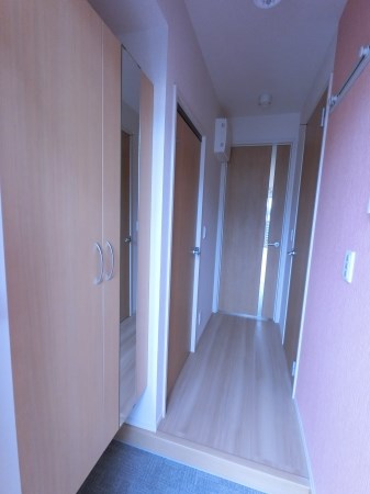 ファミール3 玄関