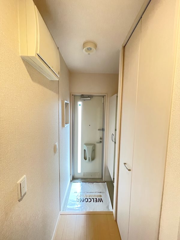 トゥー・ル・モンド 玄関