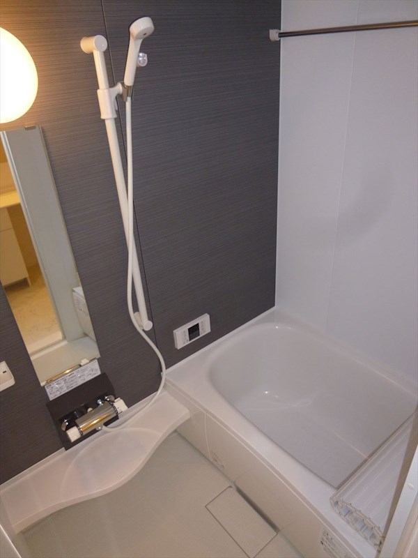 カラーズ　ガーデン  風呂画像