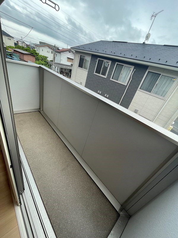 ワイ・ヴィクトワール　 ベランダ