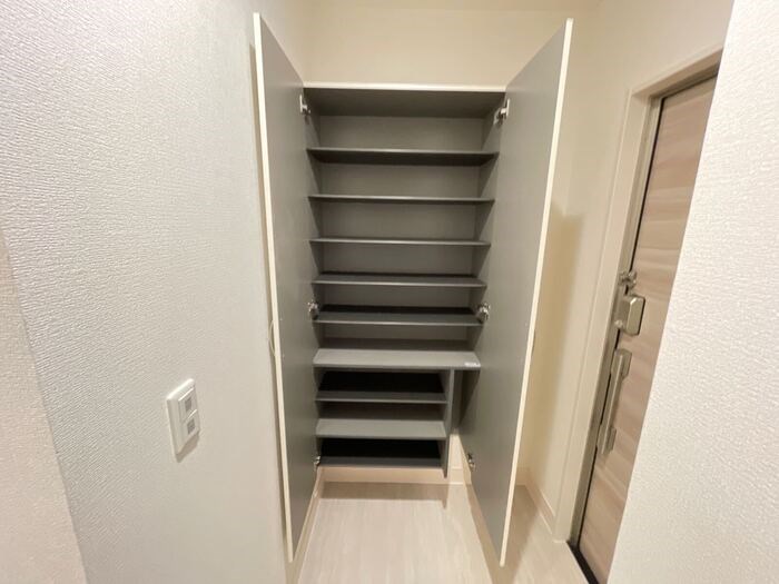 Y&amp;rsquo;ｓアビタシオン江木 玄関