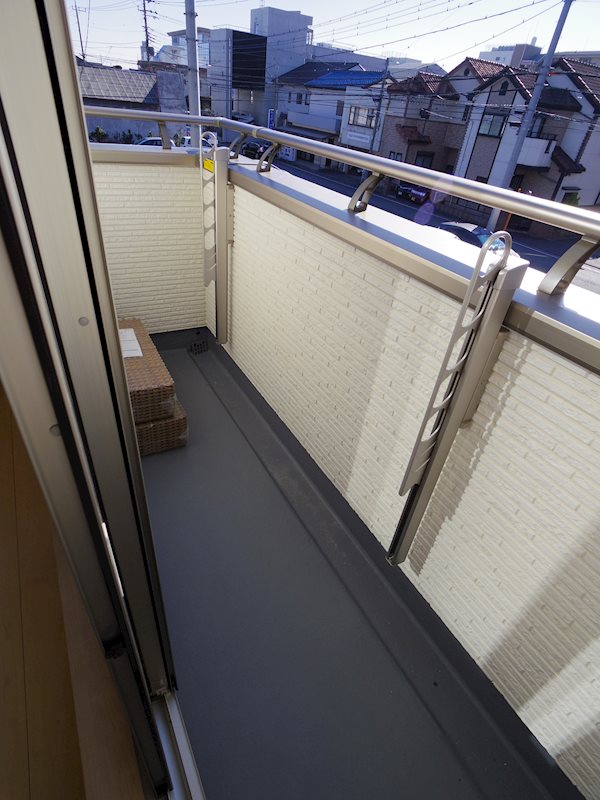 MK賃貸住宅 ベランダ