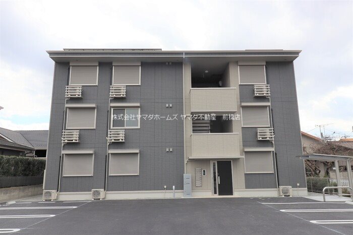 建築中
