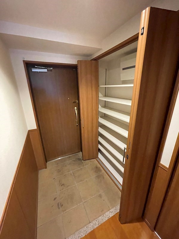 ハートフルライフIWASA 1 玄関