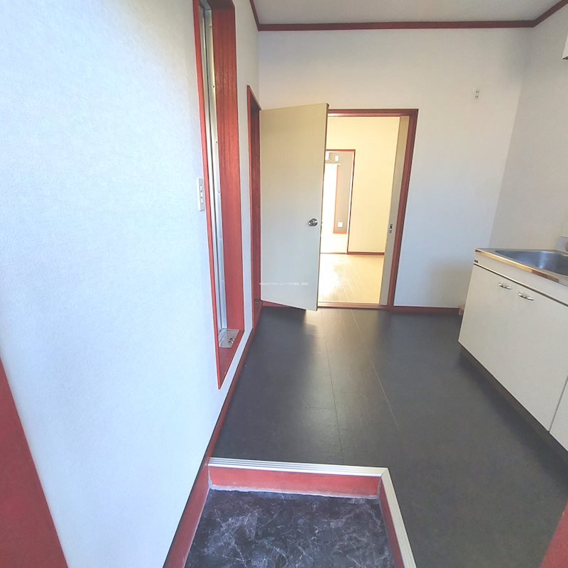 サンハイツ吉岡 玄関