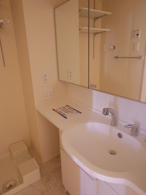 スクエア ベッドルーム