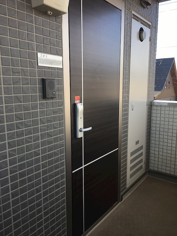 ブルースカイ 玄関