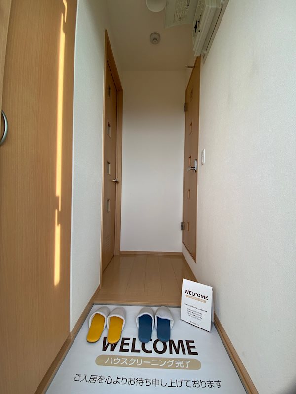 マリオーネ八千代 玄関