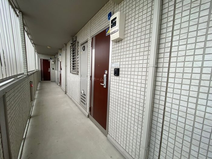 サンライトレジデンス駒形 玄関