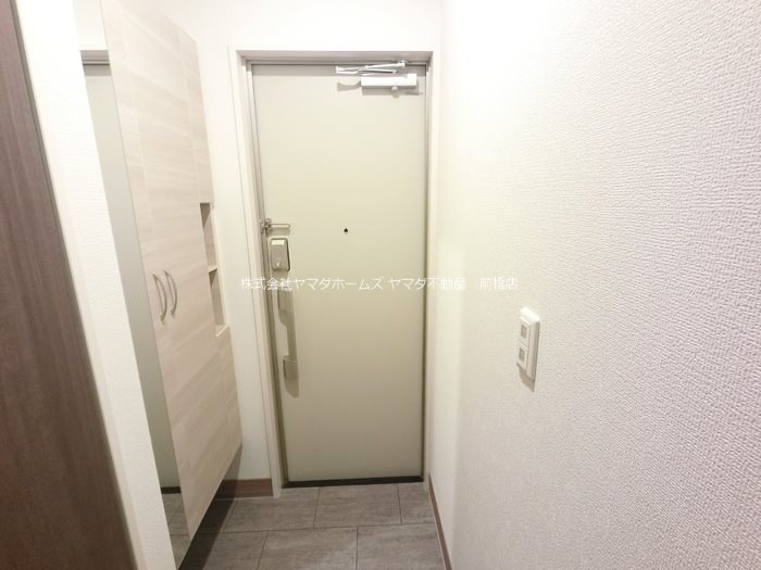 D-ROOM紅雲町C 玄関