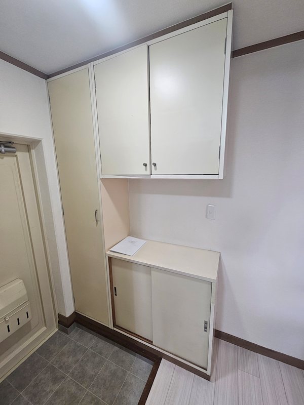 サンハイツ高井 玄関