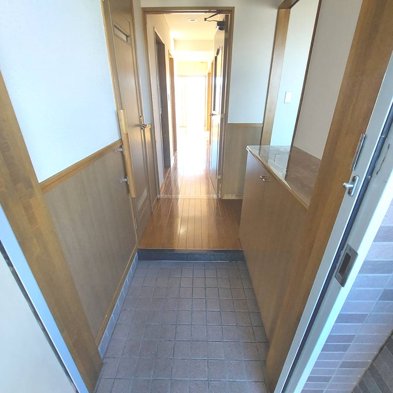 ハートフルライフIWASA 3 玄関