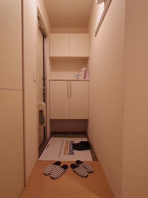 リ　ジェル 玄関