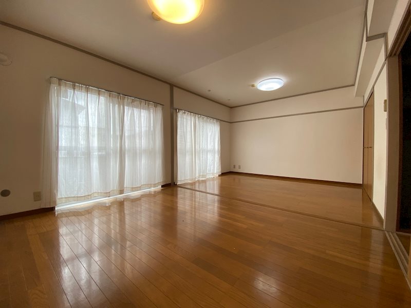 岡田マンション リビング