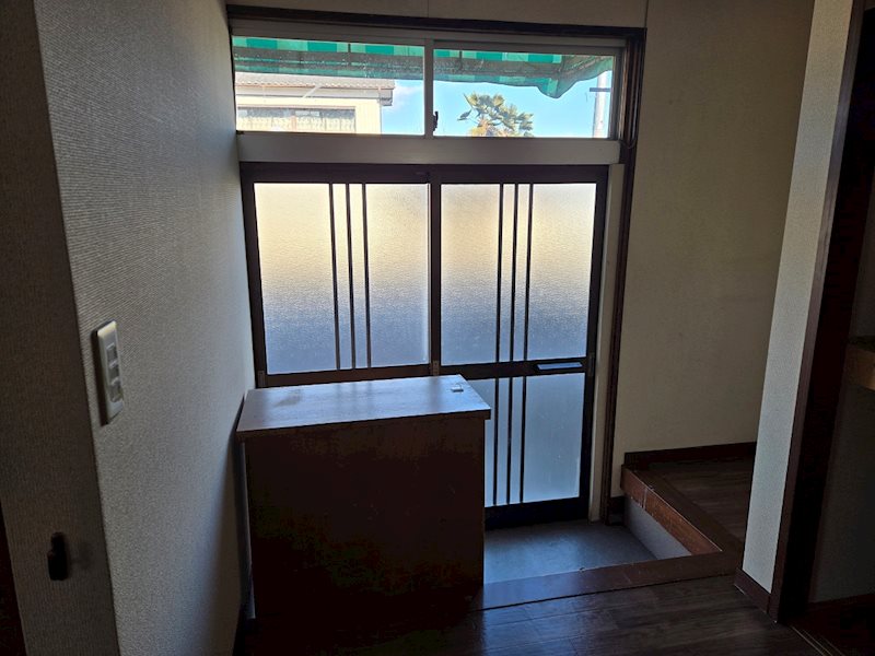 北新波貸家（西） 玄関