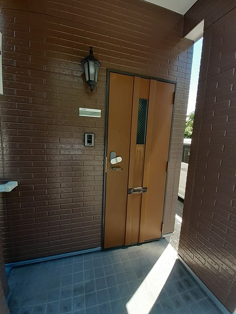 ウエストヴィレッジ 玄関