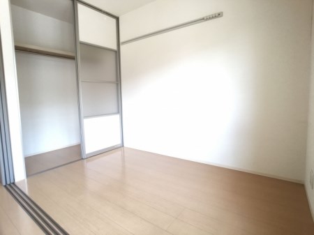 ヴィラージュレヨン ベッドルーム