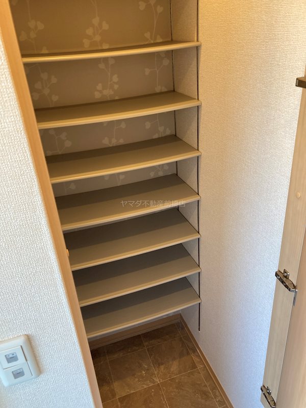 ディアコートB 玄関