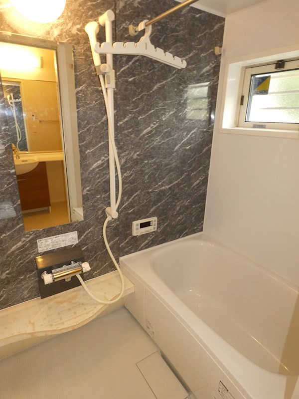 モン　シュシュ　カツラ 風呂画像