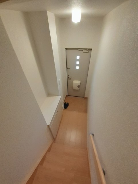 サンデーア・オチアイ 玄関