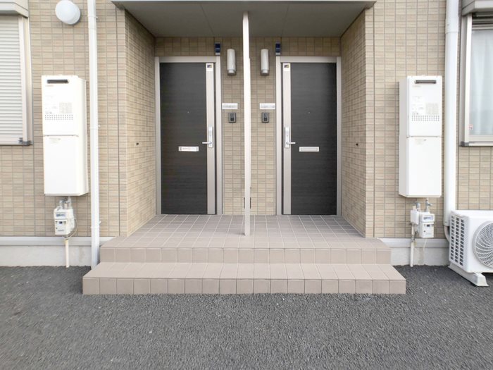 グランソレイユ 玄関