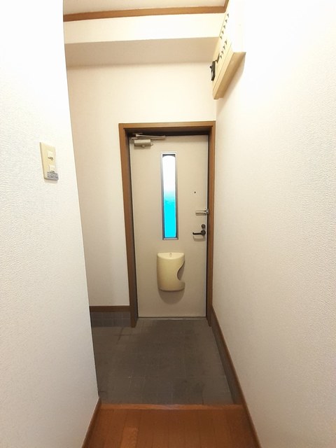 トゥー・ル・モンド 玄関