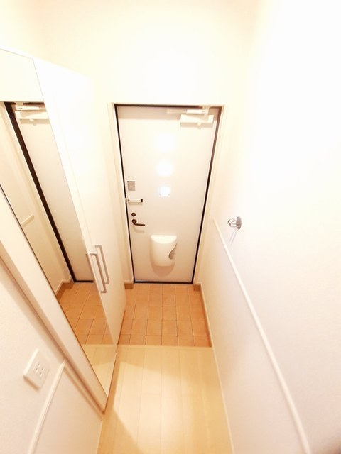プルメリア　Ｂ 玄関