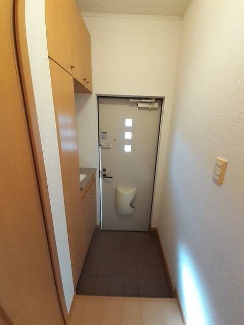 ＥＶＥＲＧＲＥＥＮ　Ｍ．Ｔ． 玄関