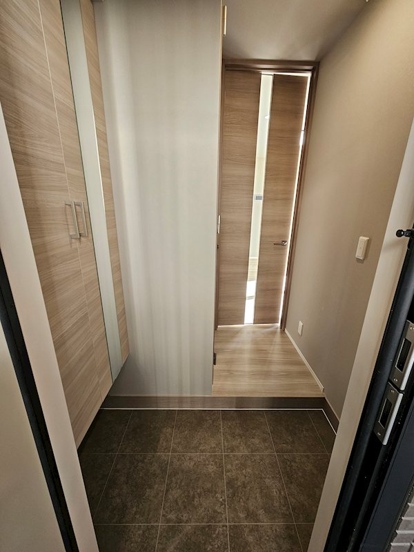 LaMaison本町 玄関