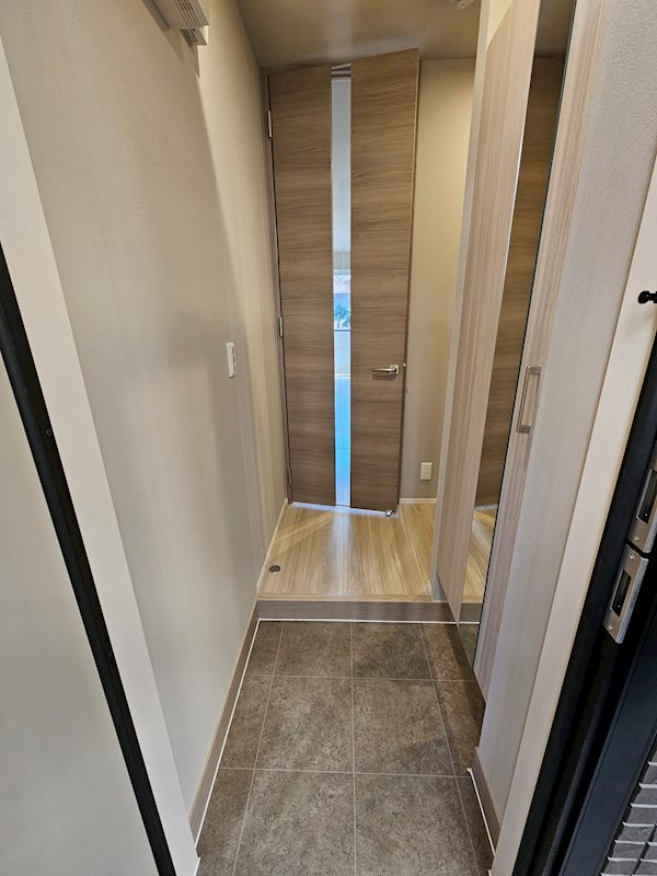 LaMaison本町 玄関