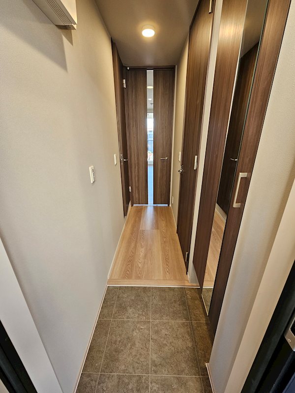 LaMaison本町 玄関