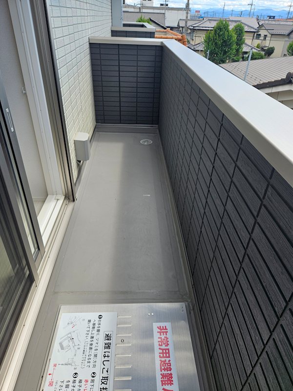 DーROOM文京町３丁目 ベランダ