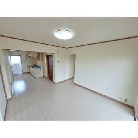 サンハイツ高井 リビング