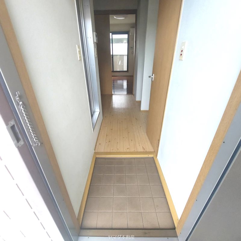 レトア中村B 玄関